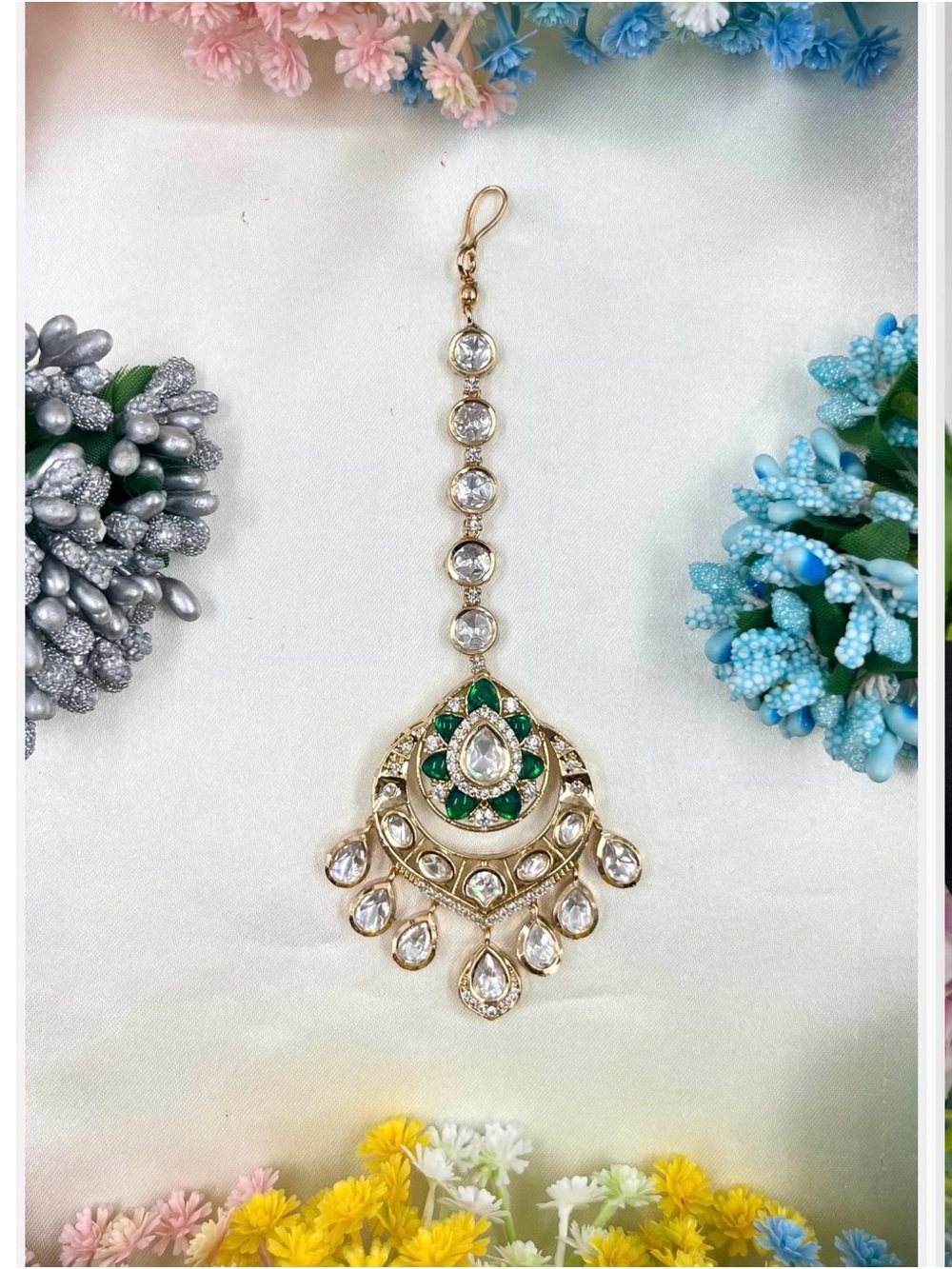 Gold-Tone Green and White Teardrop Maang Tikka